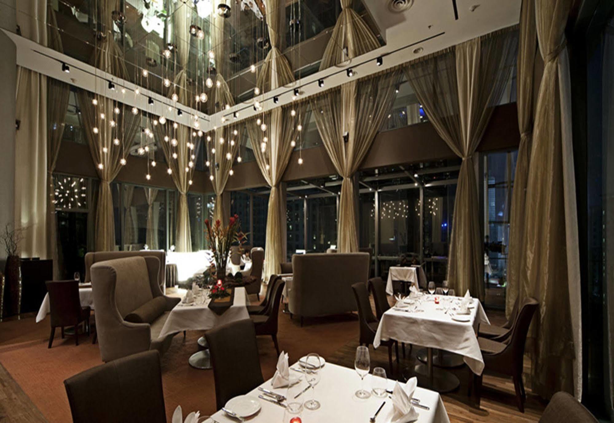 Gtower Hotel Куала-Лумпур Екстер'єр фото The interior of the restaurant
