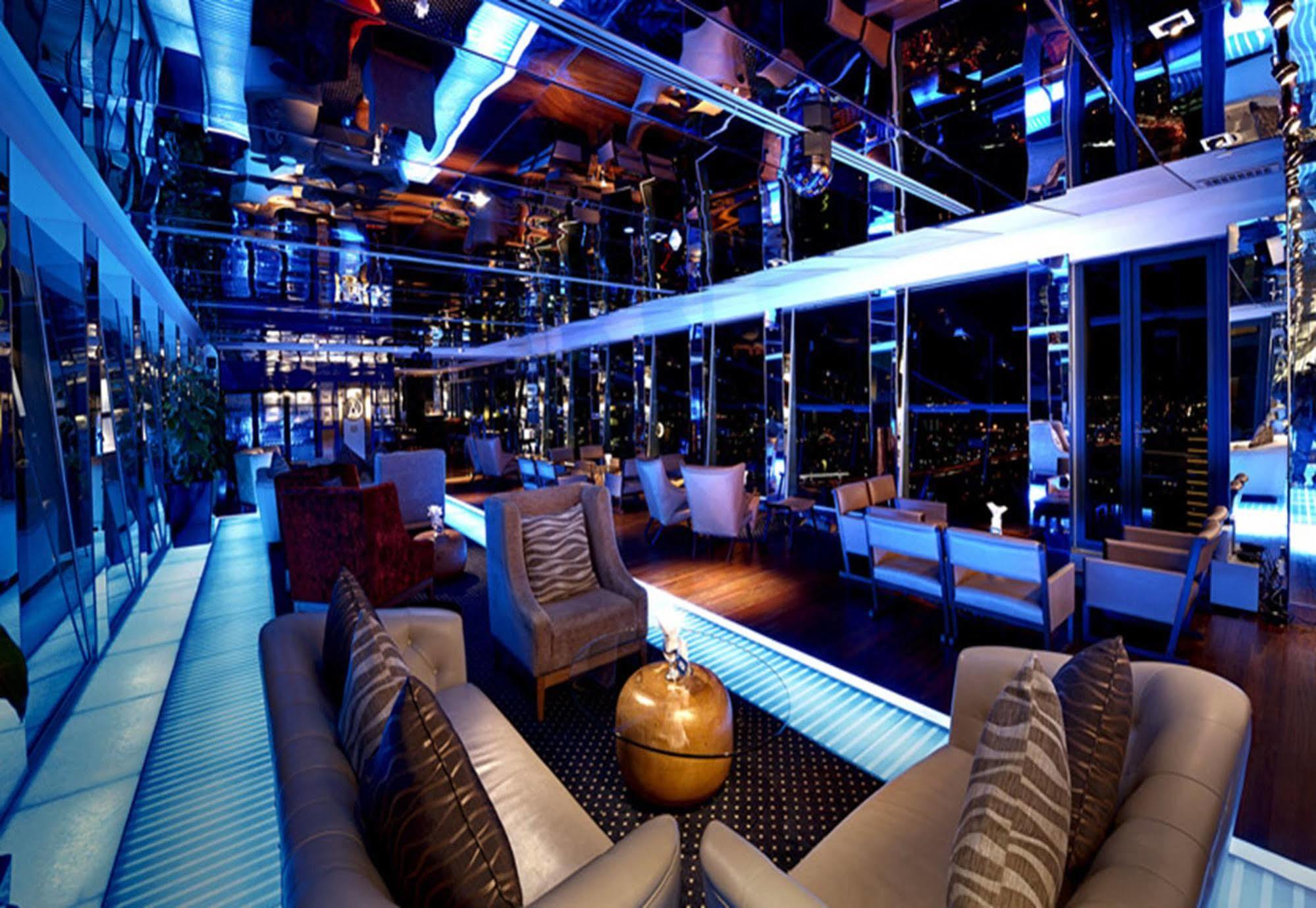 Gtower Hotel Куала-Лумпур Екстер'єр фото The interior of the bar